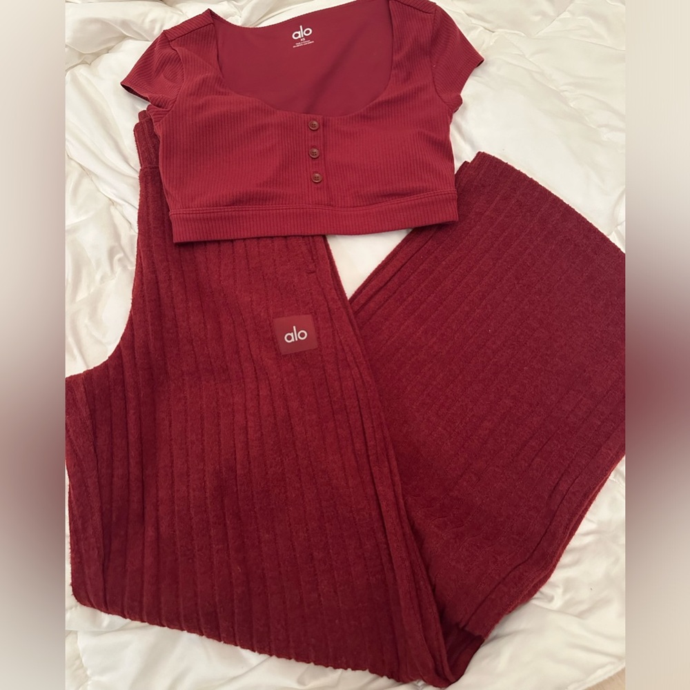Alo Yoga Ribbed Top Wide Leg Take Comfort Pants Set Cranberry XS